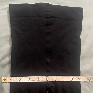 Are black size (m) two pairs of tights